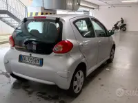 Usata Toyota Aygo 68 CV (50 kW) 2007 Grigio Utilitaria