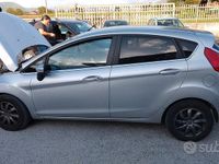 Usata Ford Fiesta 68 CV (50 kW) 2010 Grigio Utilitaria