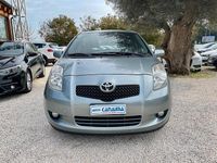 Begagnad Toyota Yaris 87 HK (63 kW) 2008 Grå Halvkombi