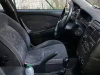 Usata Toyota Avensis 110 CV (80 kW) 2001 Grigio Berlina