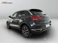 Usata VW T-Roc Business 110 CV (80 kW) 2021 Grigio SUV