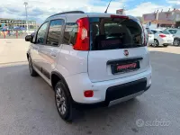 Usata Fiat Panda 4x4 S 86 CV (63 kW) 2019 Bianco Utilitaria