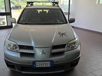 Usata Mitsubishi Outlander 160 CV (117 kW) 2005 Argento SUV