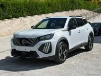 Usata Peugeot 2008 Allure 102 CV (75 kW) 2025 Bianco SUV