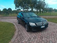 Usado Mercedes C220 170 CV (125 kW) 2010 Negro Familiar
