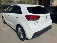 Usata Kia Rio 90 CV (66 kW) 2017 Bianco Berlina