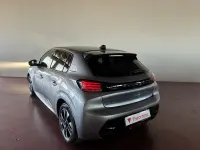 Usado Peugeot 208 Allure 101 CV (74 kW) 2025 Gris Utilitario