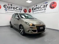 Usata Renault Scénic Luxe 110 CV (80 kW) 2010 Giallo Monovolume