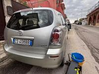 Usata Toyota Corolla Verso 116 CV (85 kW) 2004 Grigio Monovolume