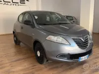Usata Lancia Ypsilon 69 CV (50 kW) 2014 Grigio Utilitaria
