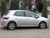 Usata Toyota Auris 90 CV (66 kW) 2010 Argento Utilitaria
