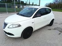 Usata Lancia Ypsilon 95 CV (69 kW) 2014 Bianco Utilitaria