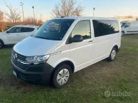Usata VW Caravelle Trendline 110 CV (80 kW) 2023 Bianco Furgone