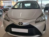 Usata Toyota Yaris Cool 72 CV (52 kW) 2019 Argento metallizzato Berlina