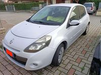 Usata Renault Clio III 75 CV (55 kW) 2010 Bianco Berlina
