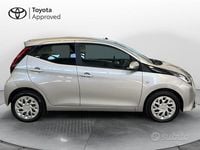 Usata Toyota Aygo Connect Style 72 CV (52 kW) 2020 Grigio Utilitaria