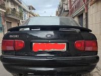 Usata Ford Escort 90 CV (66 kW) 1997 Nero Berlina