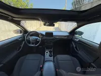 Usata Ford Focus 125 CV (91 kW) 2019 Grigio Berlina