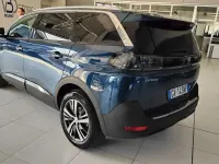 Usata Peugeot 5008 Allure 131 CV (96 kW) 2024 Blu/azzurro SUV