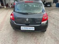 Usata Renault Clio II 68 CV (50 kW) 2006 Grigio Berlina