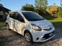 Usata Toyota Aygo Connect Style 67 CV (49 kW) 2014 Bianco Utilitaria