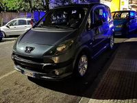 Usata Peugeot 1007 68 CV (50 kW) 2005 Grigio Monovolume