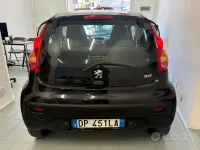 Usata Peugeot 107 68 CV (50 kW) 2008 Nero Utilitaria