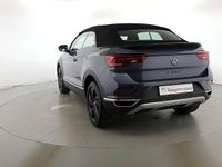 Nuova VW T-Roc Style 150 CV (110 kW) 2026 Smoky gray met SUV