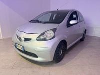 Usata Toyota Aygo Sol 72 CV (52 kW) 2006 Argento Utilitaria