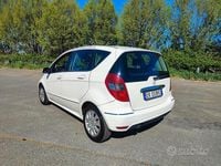 Usata Mercedes A180 Avantgarde 109 CV (80 kW) 2011 Bianco Berlina
