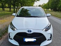 Usata Toyota Yaris Hybrid Business Edition 92 CV (67 kW) 2023 Bianco Utilitaria