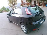Usata Fiat Punto Young 74 CV (54 kW) 2014 Nero Utilitaria