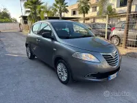 Usata Lancia Ypsilon 69 CV (50 kW) 2014 Grigio Utilitaria