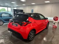 Usata Toyota Yaris Hybrid Style 92 CV (67 kW) 2021 Rosso Berlina