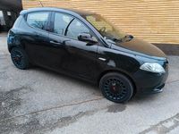Usata Lancia Ypsilon 69 CV (50 kW) 2015 Nero Utilitaria