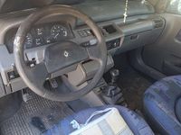 Usata Renault Clio 58 CV (42 kW) 1996 Verde Utilitaria