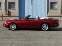 Usata Jaguar XKR 363 CV (266 kW) 2002 Carnival red Cabrio