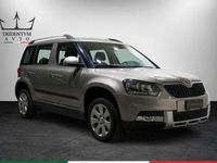 Usata Skoda Yeti Outdoor Elegance 110 CV (80 kW) 2014 Grigio SUV