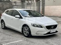 Usata Volvo V40 Business Edition 115 CV (84 kW) 2014 Bianco Utilitaria
