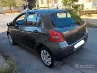 Usata Toyota Yaris 69 CV (50 kW) 2007 Grigio Utilitaria