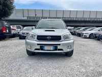 Usata Toyota RAV4 116 CV (85 kW) 2004 Argento SUV
