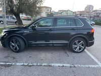 Usata VW Tiguan R-line 150 CV (110 kW) 2023 Nero SUV
