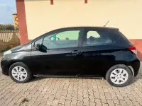 Usata Toyota Yaris 69 CV (50 kW) 2013 Nero Utilitaria