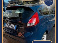 Usata Ford Fiesta 75 CV (55 kW) 2015 Blu Berlina