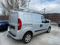 Usata Fiat Doblò 105 CV (77 kW) 2020 Argento Monovolume