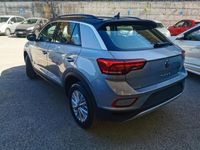 Usata VW T-Roc Life 115 CV (84 kW) 2024 Argento SUV