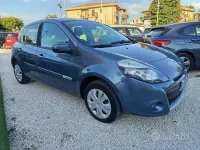 Usata Renault Clio II Dynamique 75 CV (55 kW) 2010 Bluazzurro Berlina