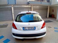 Usata Peugeot 207 73 CV (53 kW) 2012 Bianco Utilitaria