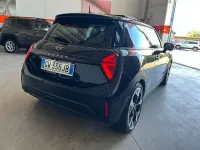 Usata Mini Cooper Favoured 204 CV (150 kW) 2024 Nero Utilitaria