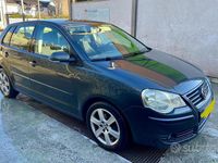 Usata VW Polo Sportline 80 CV (58 kW) 2008 Grigio Utilitaria
